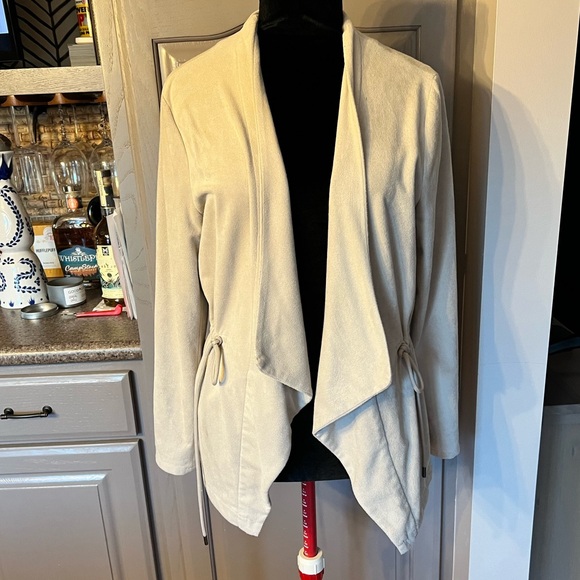 [BlankNYC] Ivory Faux Suede Open Front Drape Jacket - Picture 1 of 5